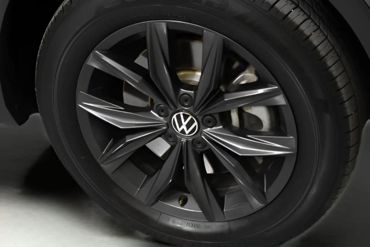 2024 Volkswagen Tiguan SE Wolfsburg Edition photo 25