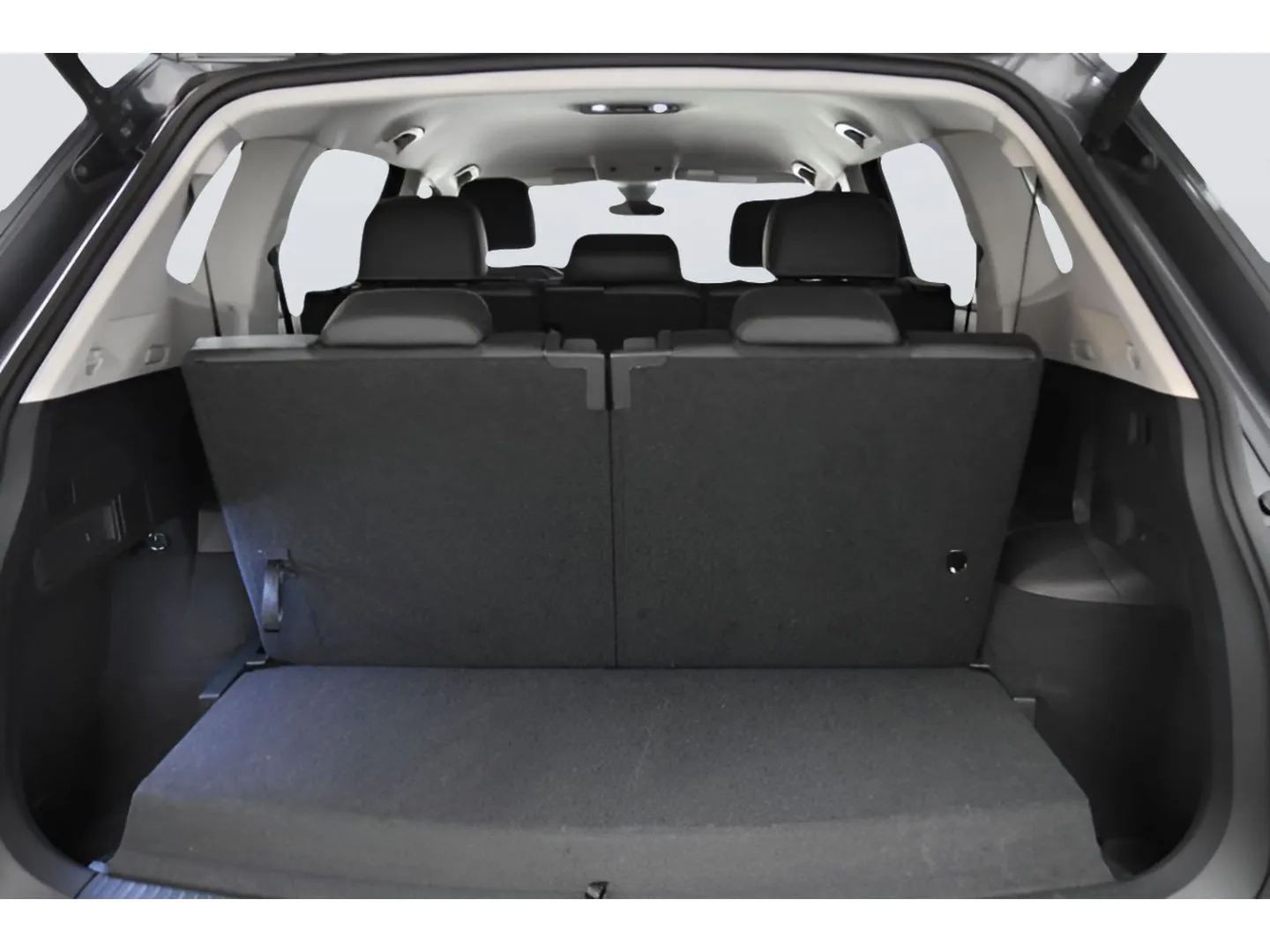 2024 Volkswagen Tiguan SE Wolfsburg Edition photo 10