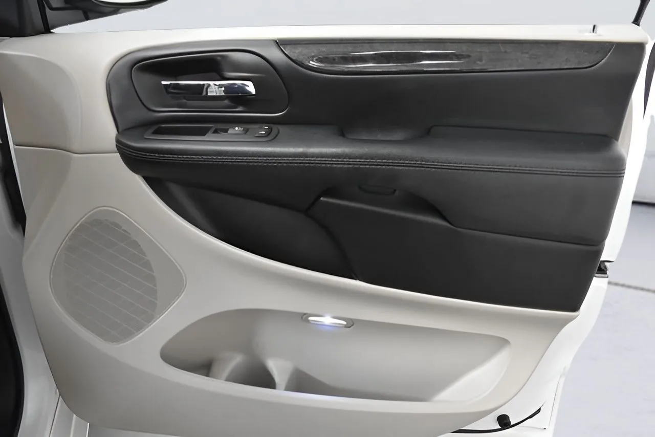 2019 Dodge Grand Caravan SE photo 34