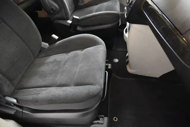 2019 Dodge Grand Caravan SE photo 9