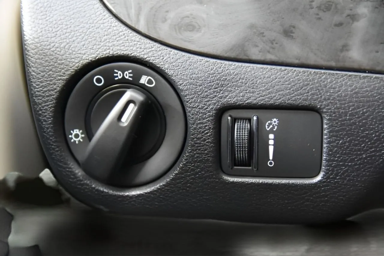 2019 Dodge Grand Caravan SE photo 36