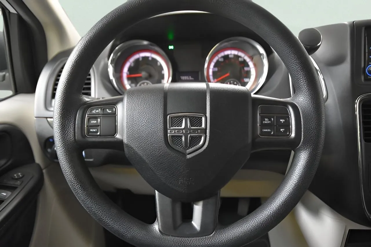 2019 Dodge Grand Caravan SE photo 17
