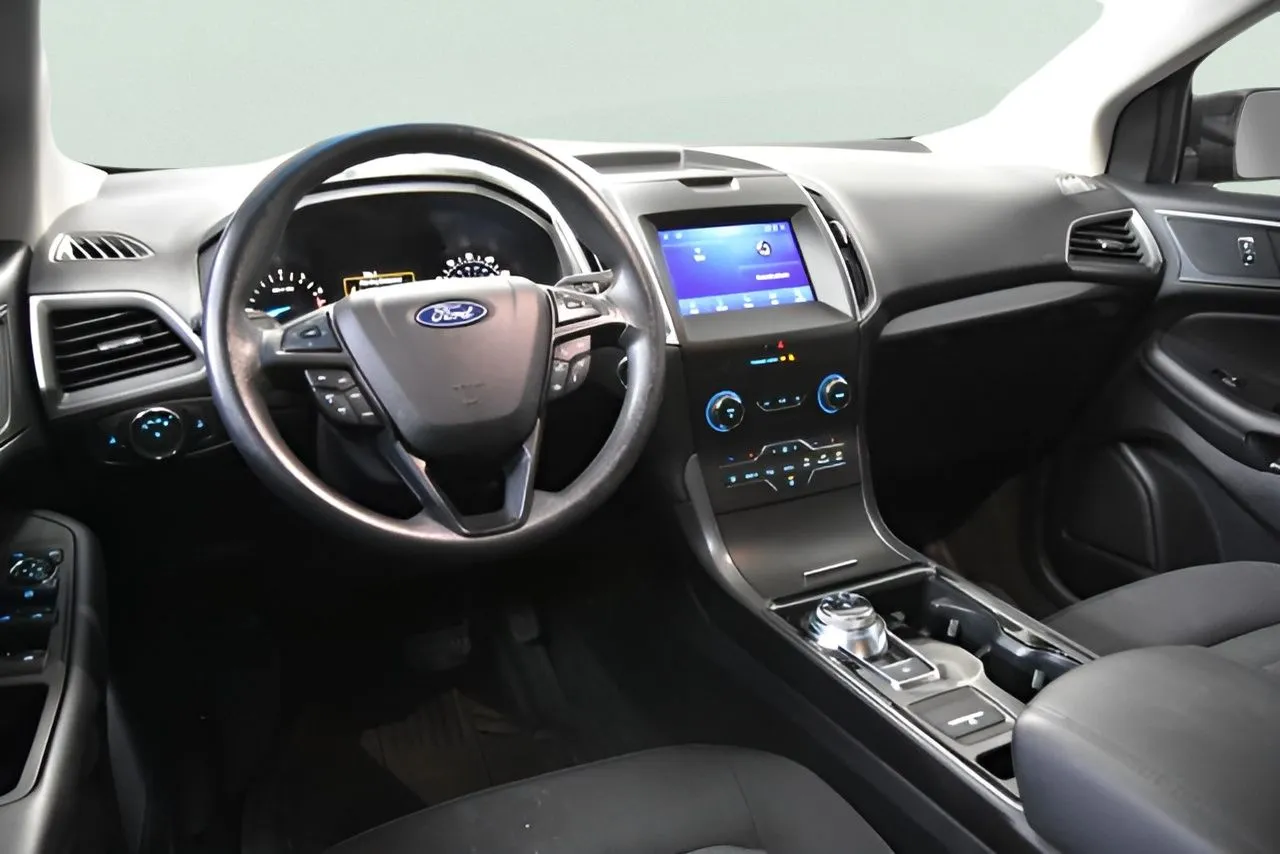 2020 Ford Edge SE photo 8