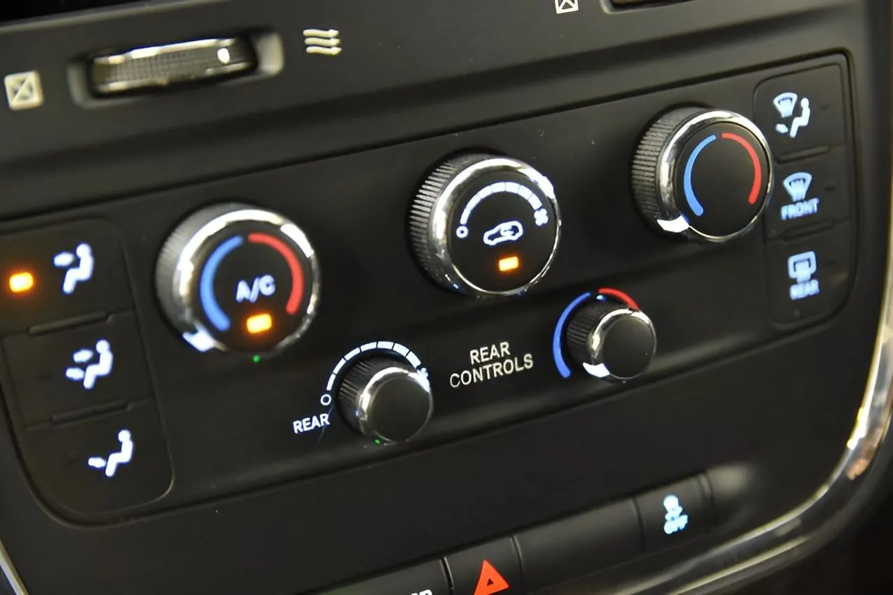2018 Dodge Grand Caravan SE photo 9