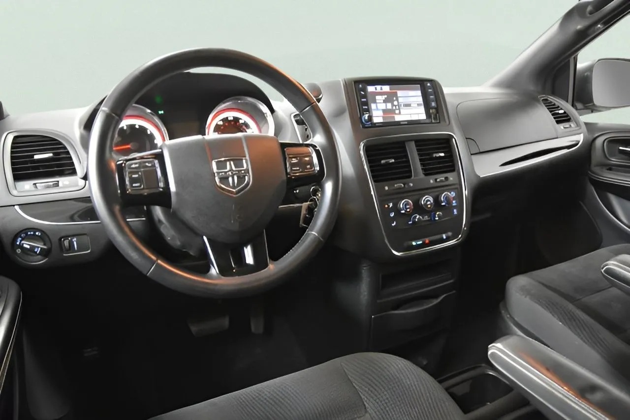 2018 Dodge Grand Caravan SE photo 34