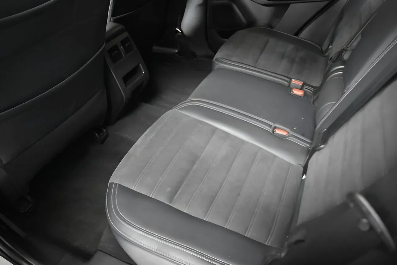 2024 Mitsubishi Outlander SE photo 11