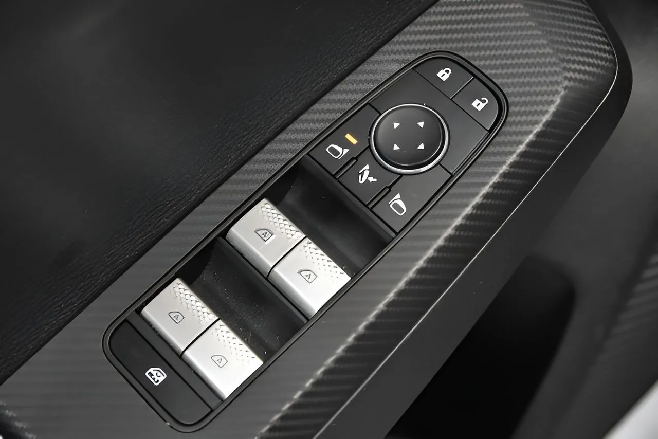 2024 Mitsubishi Outlander SE photo 19