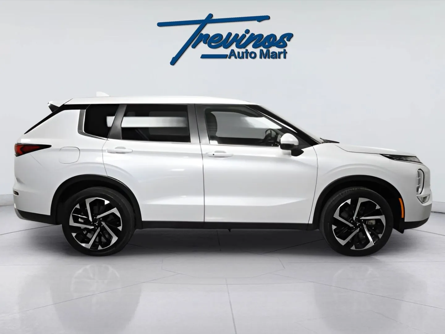 2024 Mitsubishi Outlander SE photo 15