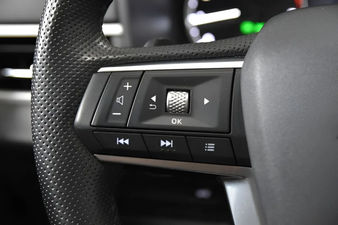 2024 Mitsubishi Outlander SE photo 7