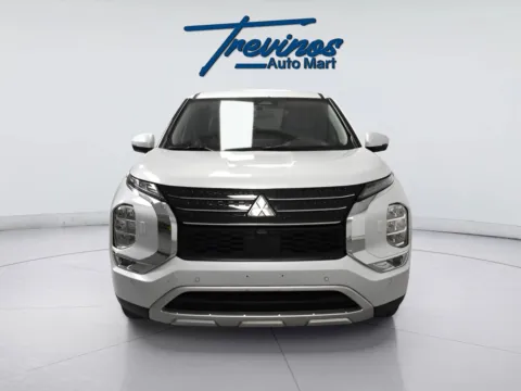 More photos of 2024 Mitsubishi Outlander SE at Trevinos Auto Mart, TX