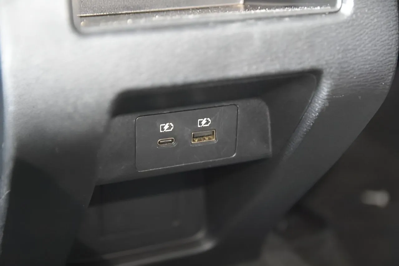 2024 Mitsubishi Outlander SE photo 25