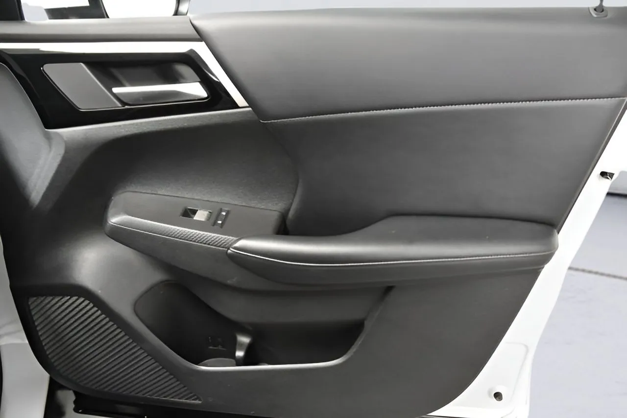 2024 Mitsubishi Outlander SE photo 18