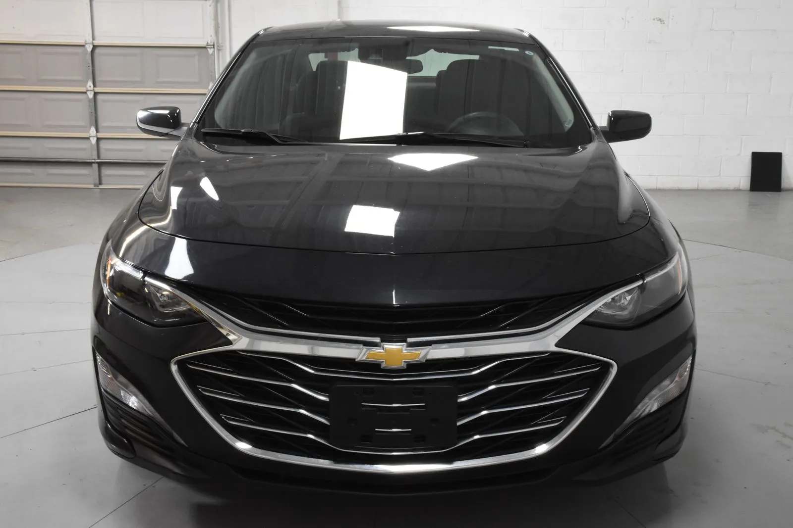 2023 Chevrolet Malibu 1LT photo 2