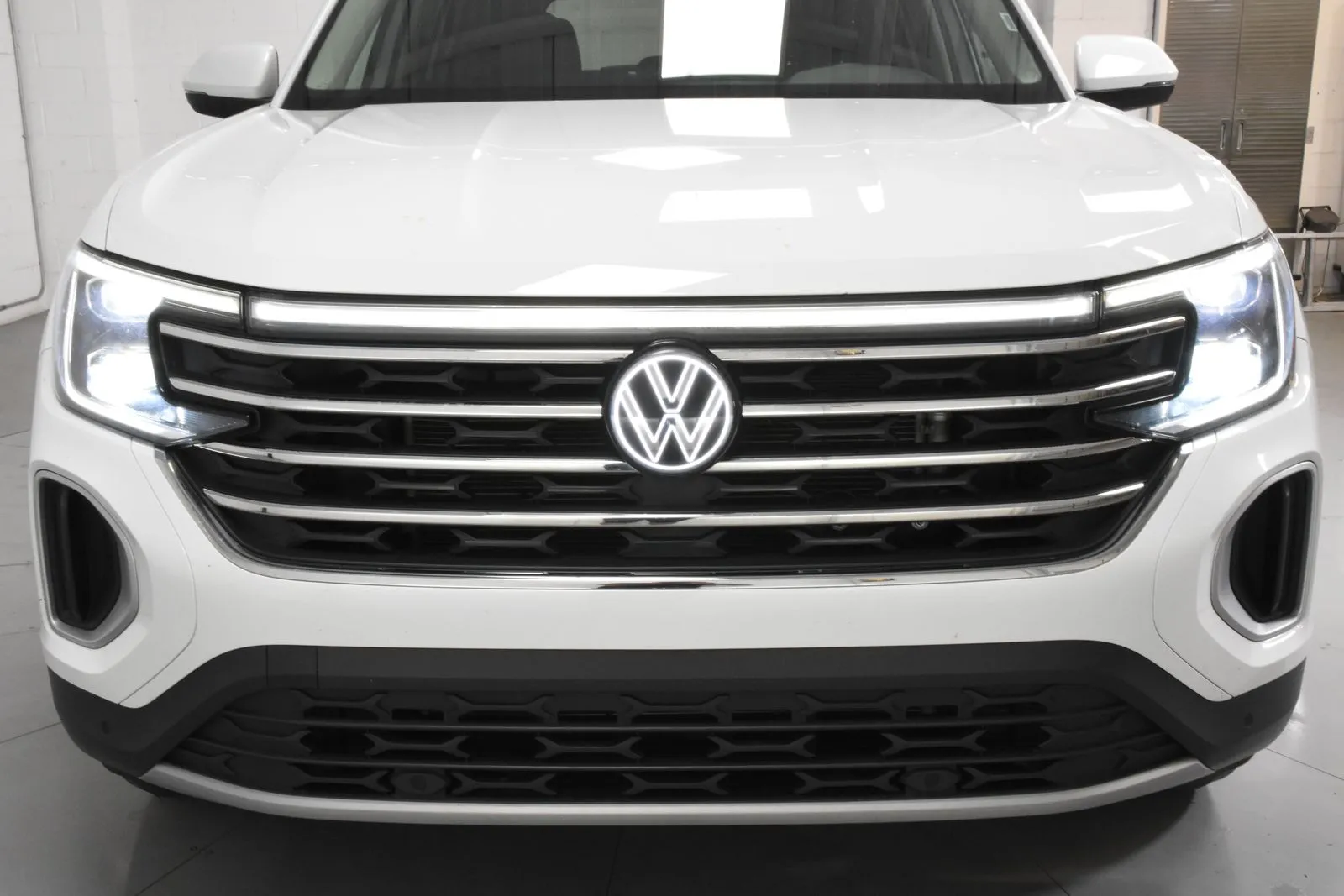 2024 Volkswagen Atlas SE Technology photo 38