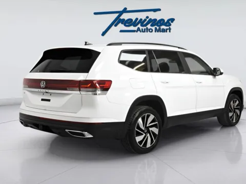 Photos of 2024 Volkswagen Atlas 2.0T SE w/Technology for sale in McAllen, TX at Trevinos Auto Mart