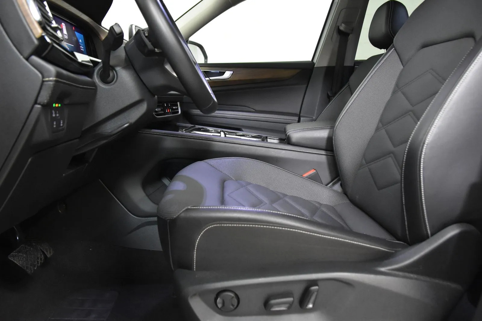 2024 Volkswagen Atlas SE Technology photo 6