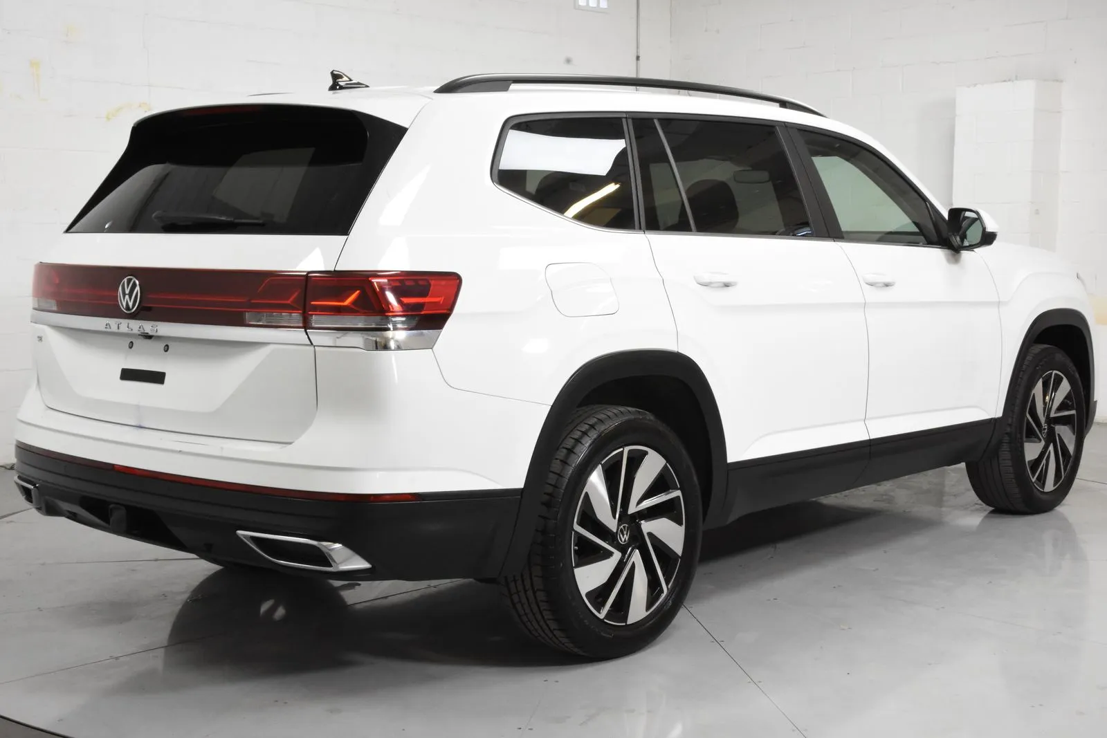 2024 Volkswagen Atlas SE Technology photo 13
