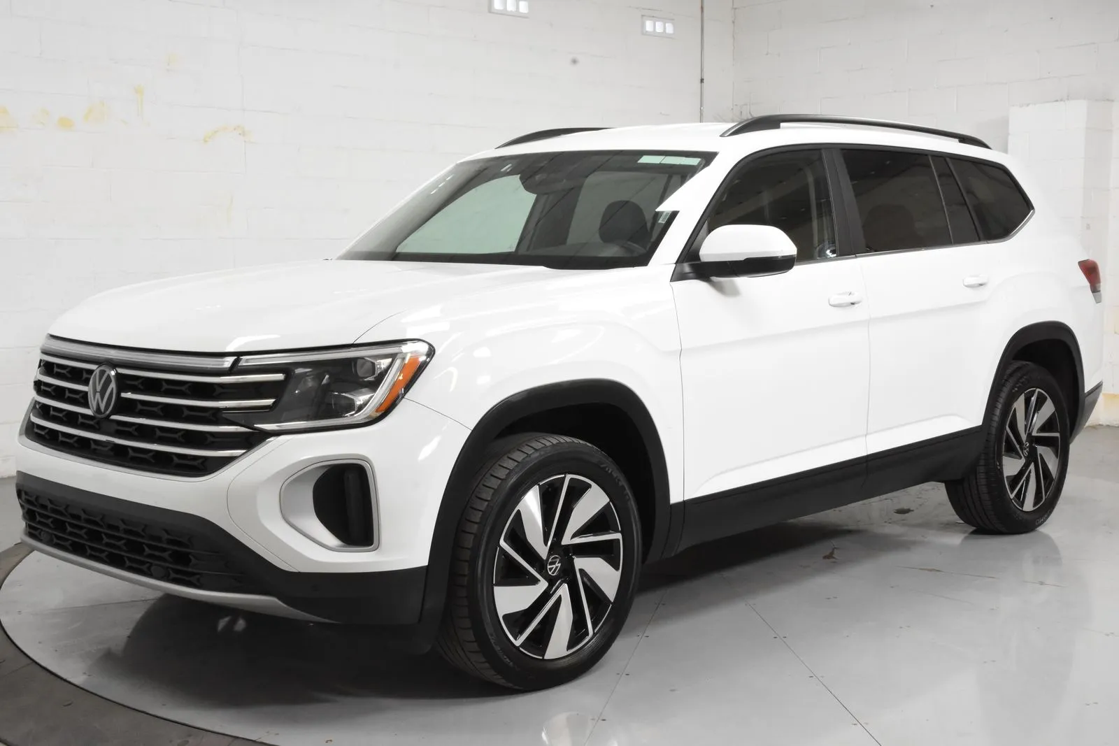 2024 Volkswagen Atlas SE Technology photo 15