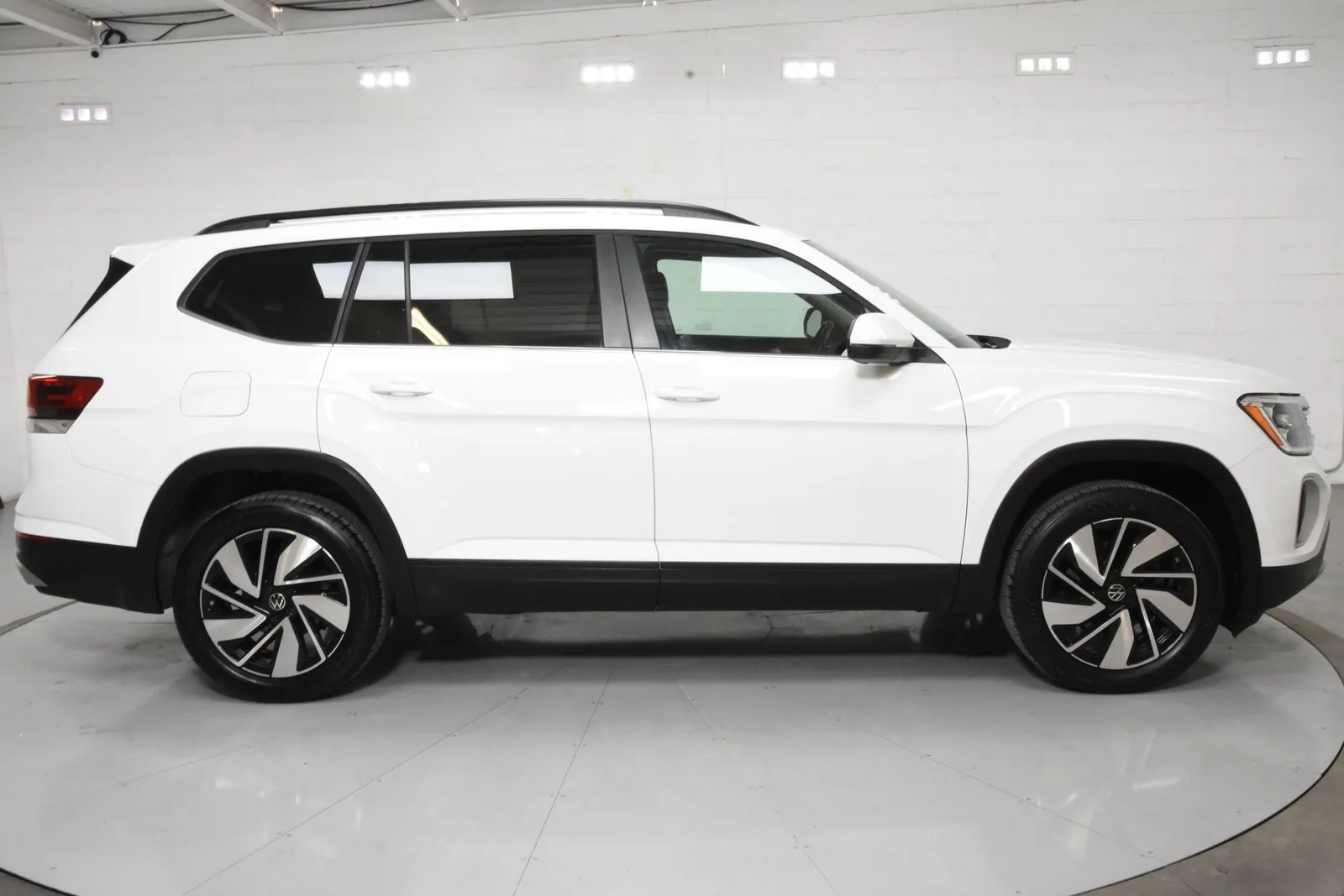 2024 Volkswagen Atlas SE Technology photo 14