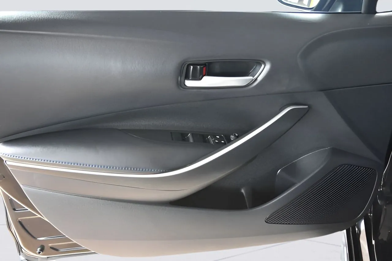 2021 Toyota Corolla SE photo 4