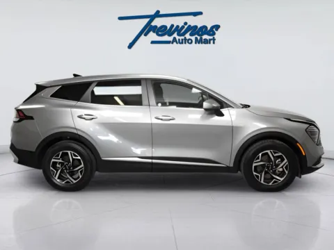 More photos of 2024 Kia Sportage LX at Trevinos Auto Mart, TX