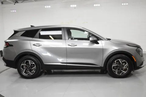 More photos of 2024 Kia Sportage LX at Trevinos Auto Mart, TX