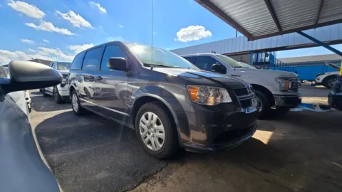 Gray 2019 Dodge Grand Caravan SE for sale in McAllen, TX