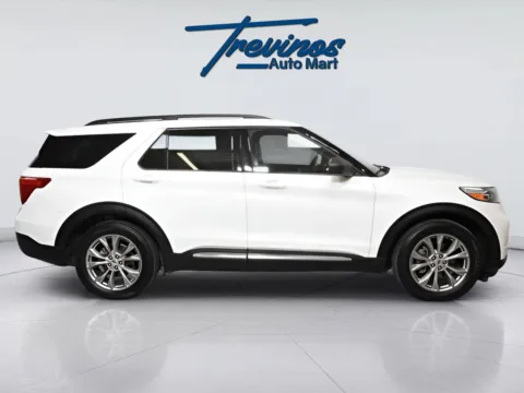 More photos of 2022 Ford Explorer XLT at Trevinos Auto Mart, TX