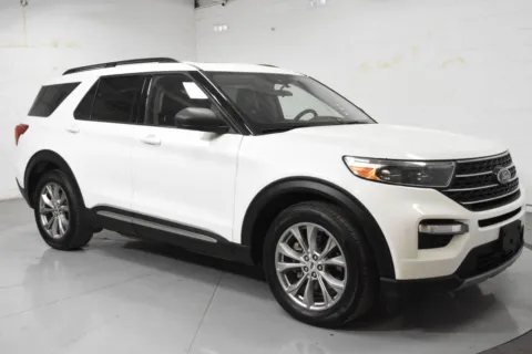 White 2022 Ford Explorer XLT for sale in McAllen, TX