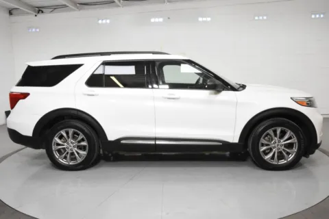 More photos of 2022 Ford Explorer XLT at Trevinos Auto Mart, TX