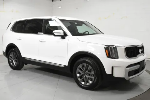 White 2025 Kia Telluride LX for sale in McAllen, TX