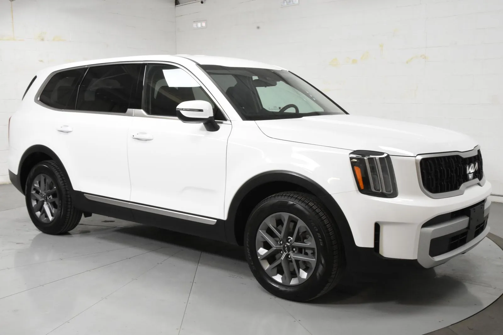 White 2025 Kia Telluride LX for sale in McAllen, TX