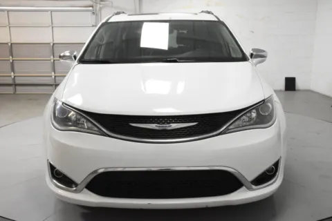 More photos of 2020 Chrysler Pacifica Limited at Trevinos Auto Mart, TX