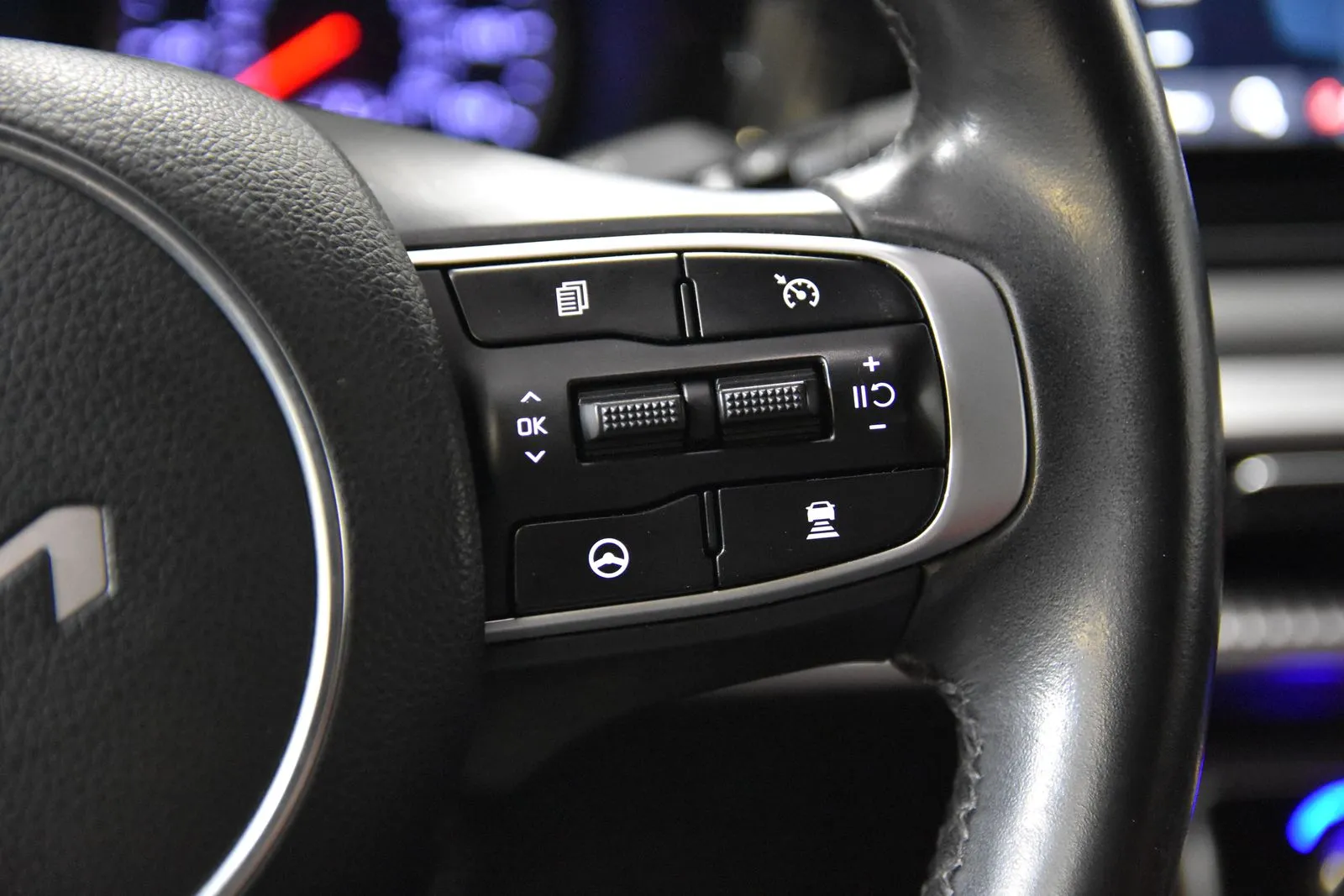 2023 Kia K5 GT-Line photo 4