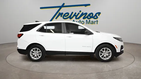 More photos of 2022 Chevrolet Equinox LS at Trevinos Auto Mart, TX