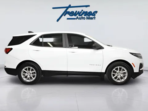 More photos of 2022 Chevrolet Equinox LS at Trevinos Auto Mart, TX