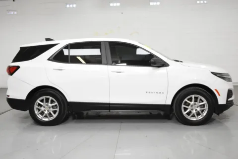 More photos of 2022 Chevrolet Equinox LS at Trevinos Auto Mart, TX