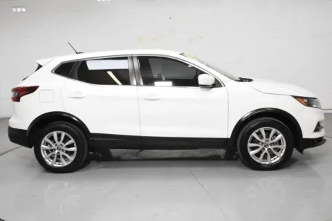 More photos of 2021 Nissan Rogue Sport S at Trevinos Auto Mart, TX