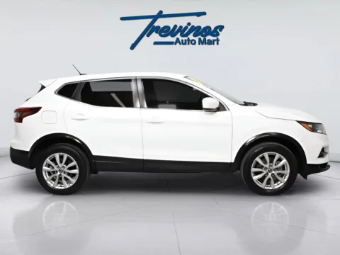 More photos of 2021 Nissan Rogue Sport S at Trevinos Auto Mart, TX
