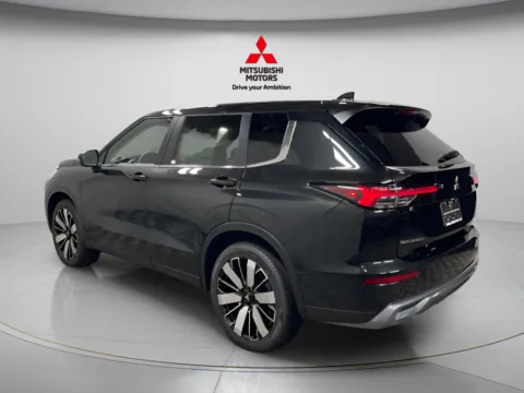 More photos of 2026 Mitsubishi Outlander SE at Countryside Mitsubishi, IL