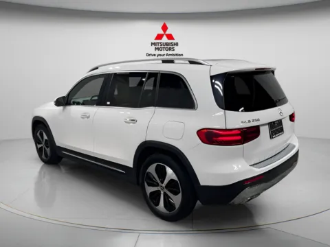 More photos of 2025 Mercedes-Benz GLB 250 at Countryside Mitsubishi, IL