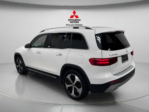 More photos of 2025 Mercedes-Benz GLB 250 at Countryside Mitsubishi, IL