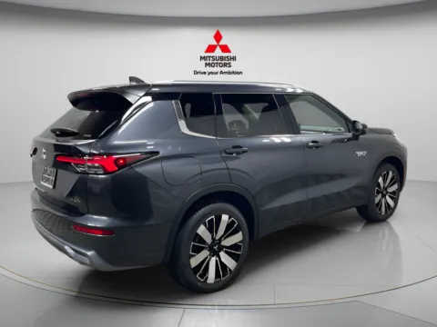 Another view of 2026 Mitsubishi Outlander PHEV SEL for sale in Countryside, IL at Countryside Mitsubishi