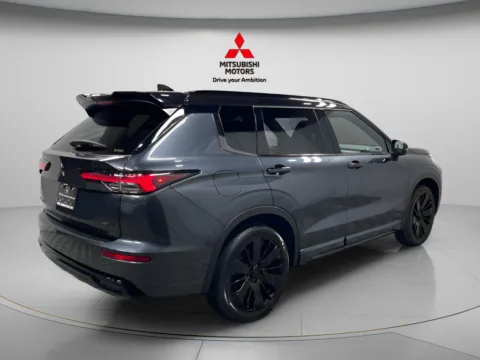 Another view of 2026 Mitsubishi Outlander Black Edition for sale in Countryside, IL at Countryside Mitsubishi