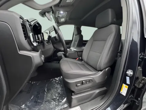 More photos of 2024 Chevrolet Silverado 1500 LT at Countryside Mitsubishi, IL