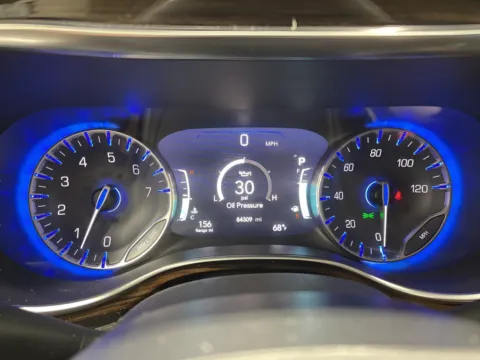 More photos of 2023 Chrysler Pacifica Limited at Countryside Mitsubishi, IL