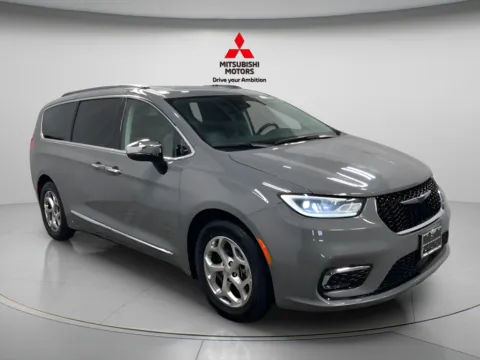 Photos of 2023 Chrysler Pacifica Limited for sale in Countryside, IL at Countryside Mitsubishi