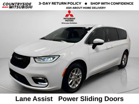 White 2023 Chrysler Pacifica Touring for sale in Countryside, IL