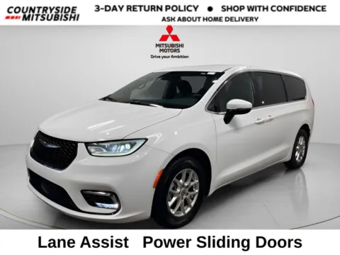 White 2023 Chrysler Pacifica Touring for sale in Countryside, IL