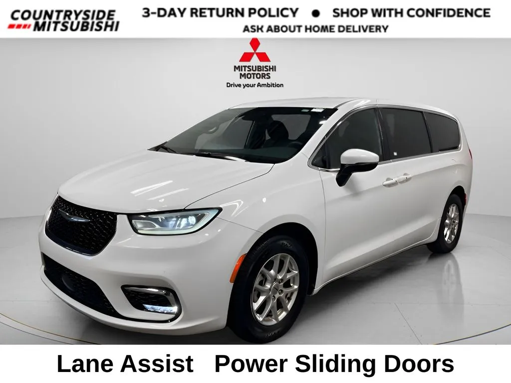 White 2023 Chrysler Pacifica Touring for sale in Countryside, IL